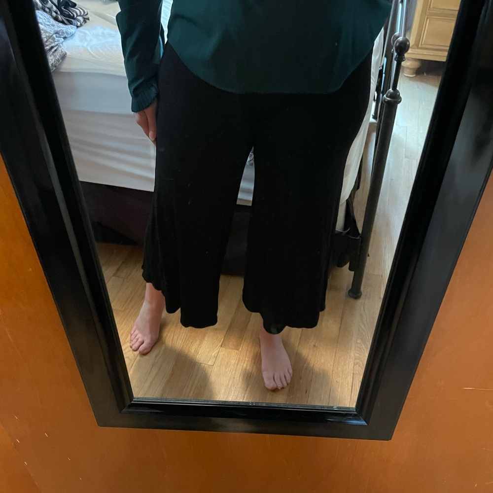 Black, comfy electric band, wide leg pants. Size medium - Picture 6 of 11